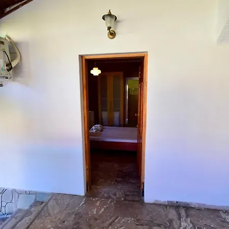 Menis Haus Εξοχικό σπίτι Βρασνά